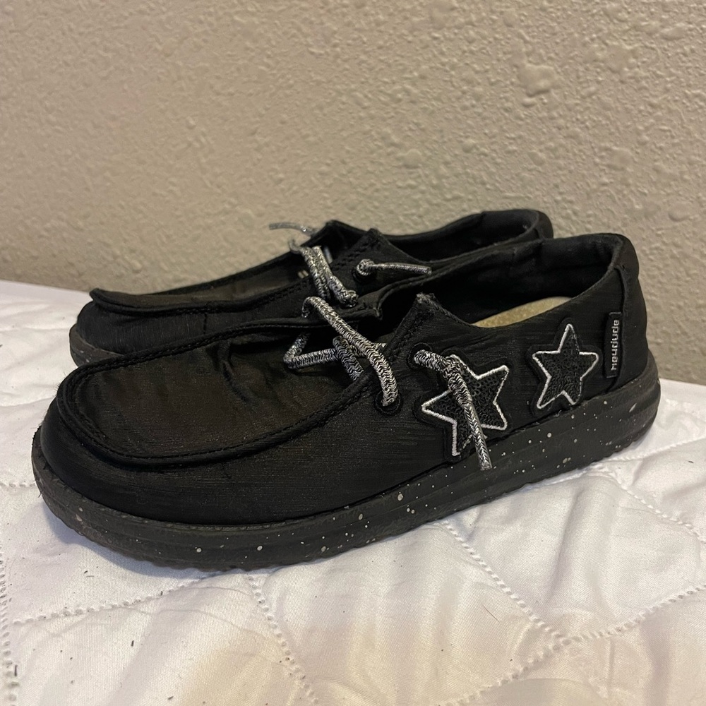 Hey Dude Wendy Slip Ons Girls Black/Black Star Size 1